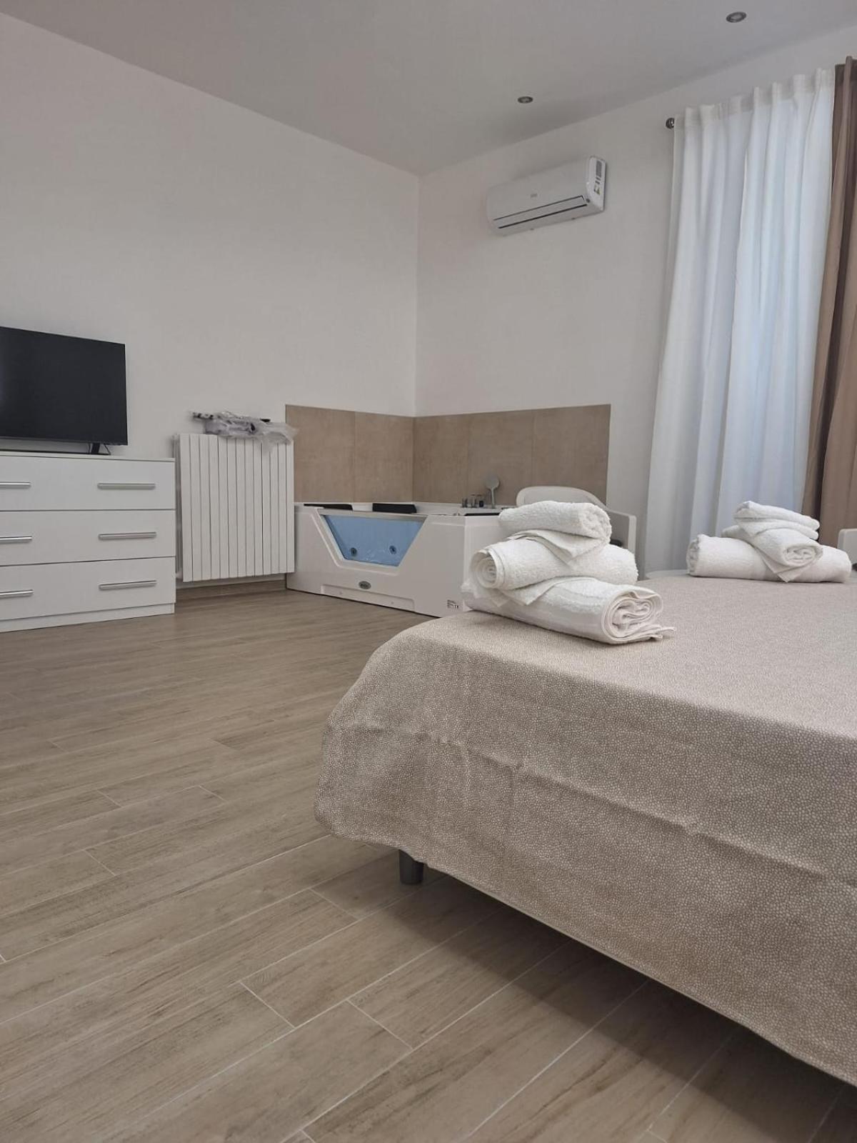 Bed E Suite Domar Brindisi Bagian luar foto