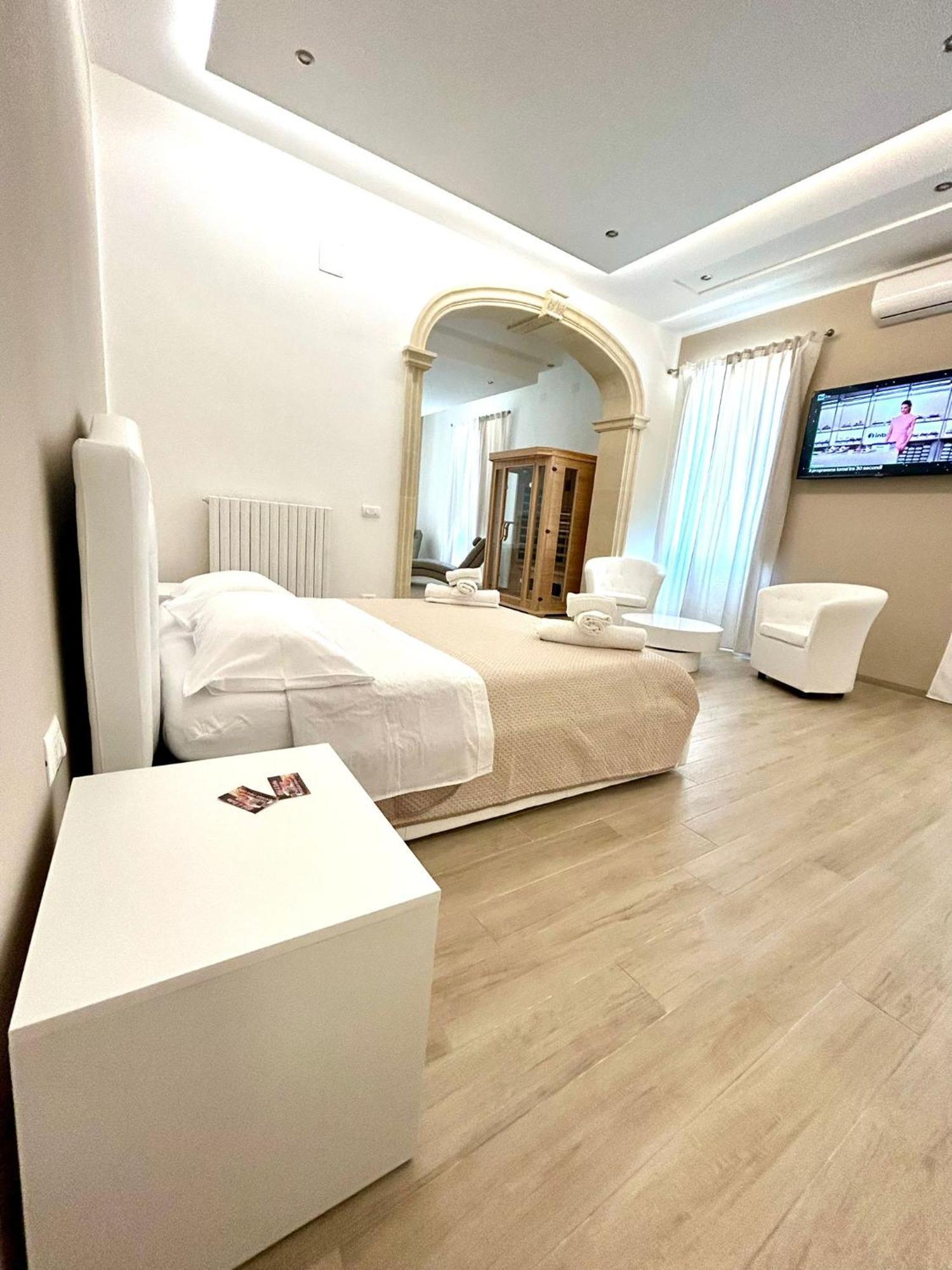 Bed E Suite Domar Brindisi Bagian luar foto