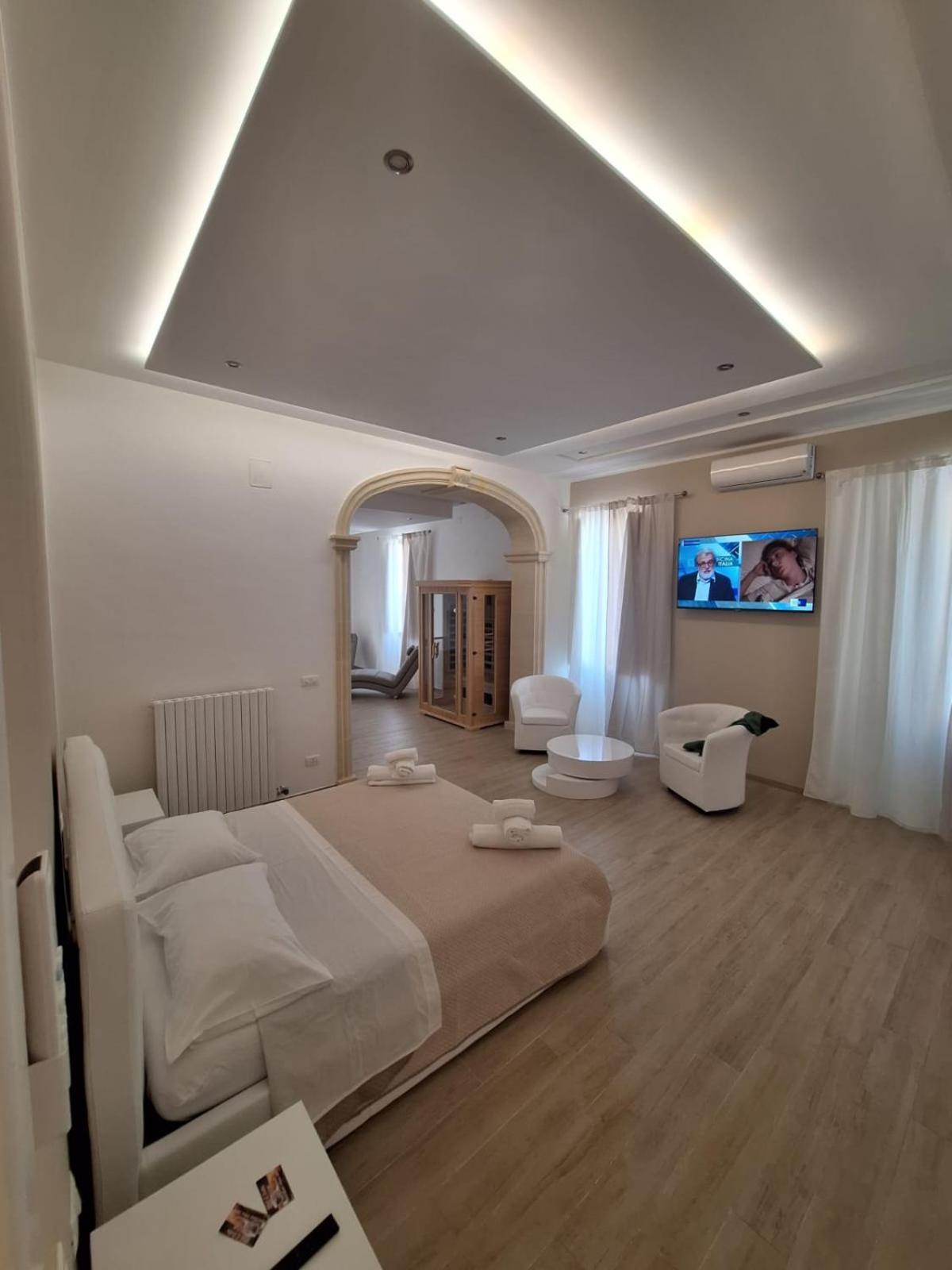 Bed E Suite Domar Brindisi Bagian luar foto