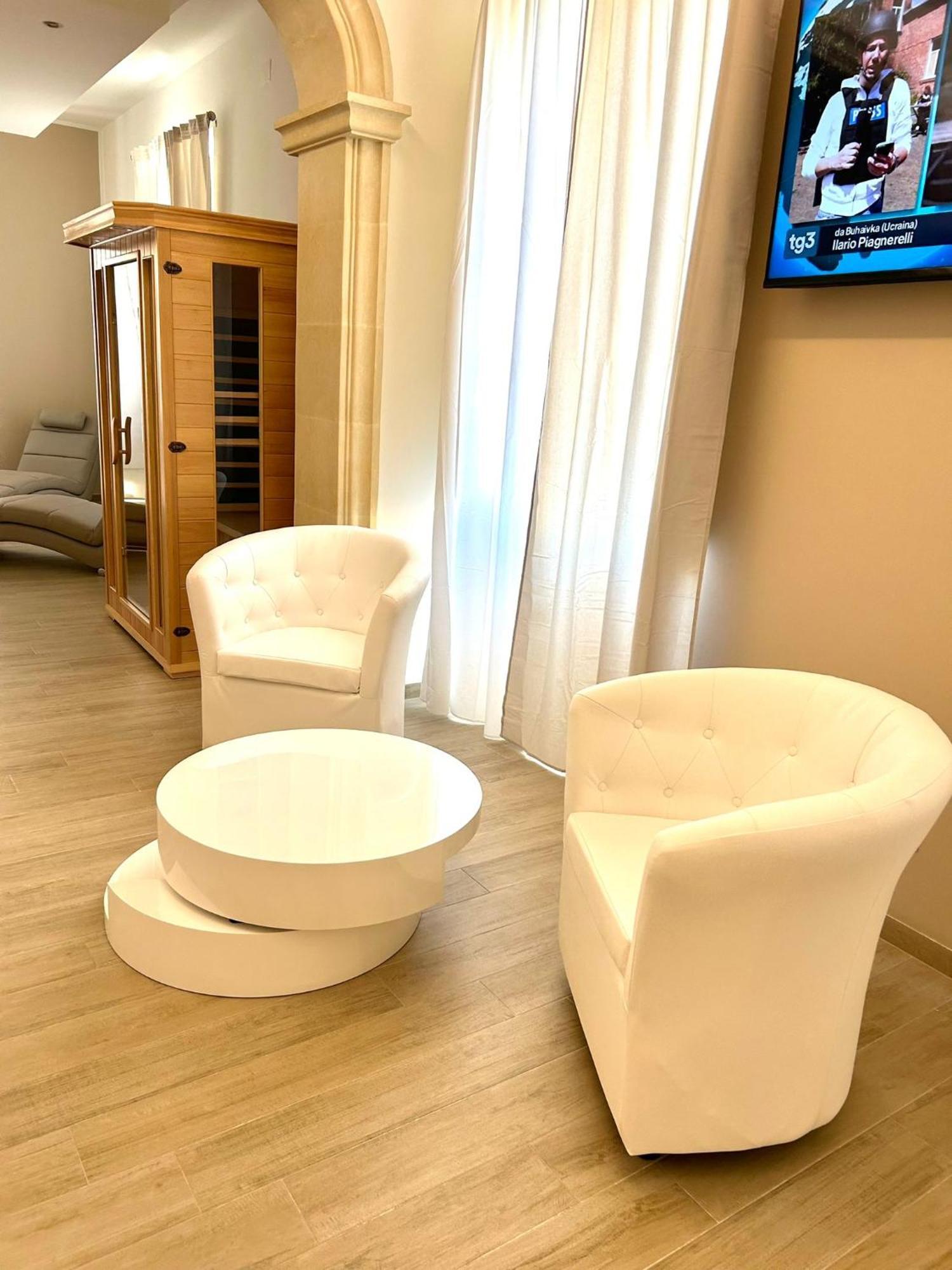 Bed E Suite Domar Brindisi Bagian luar foto