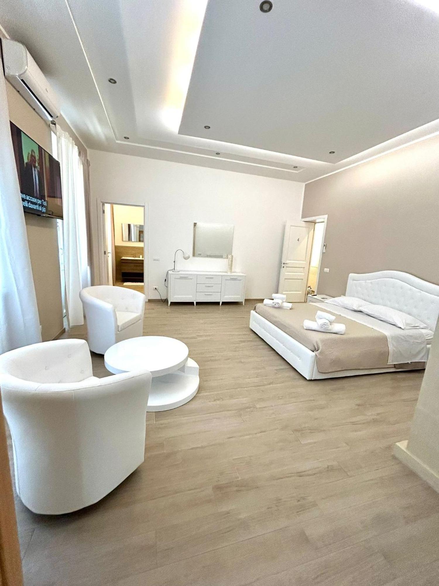 Bed E Suite Domar Brindisi Bagian luar foto