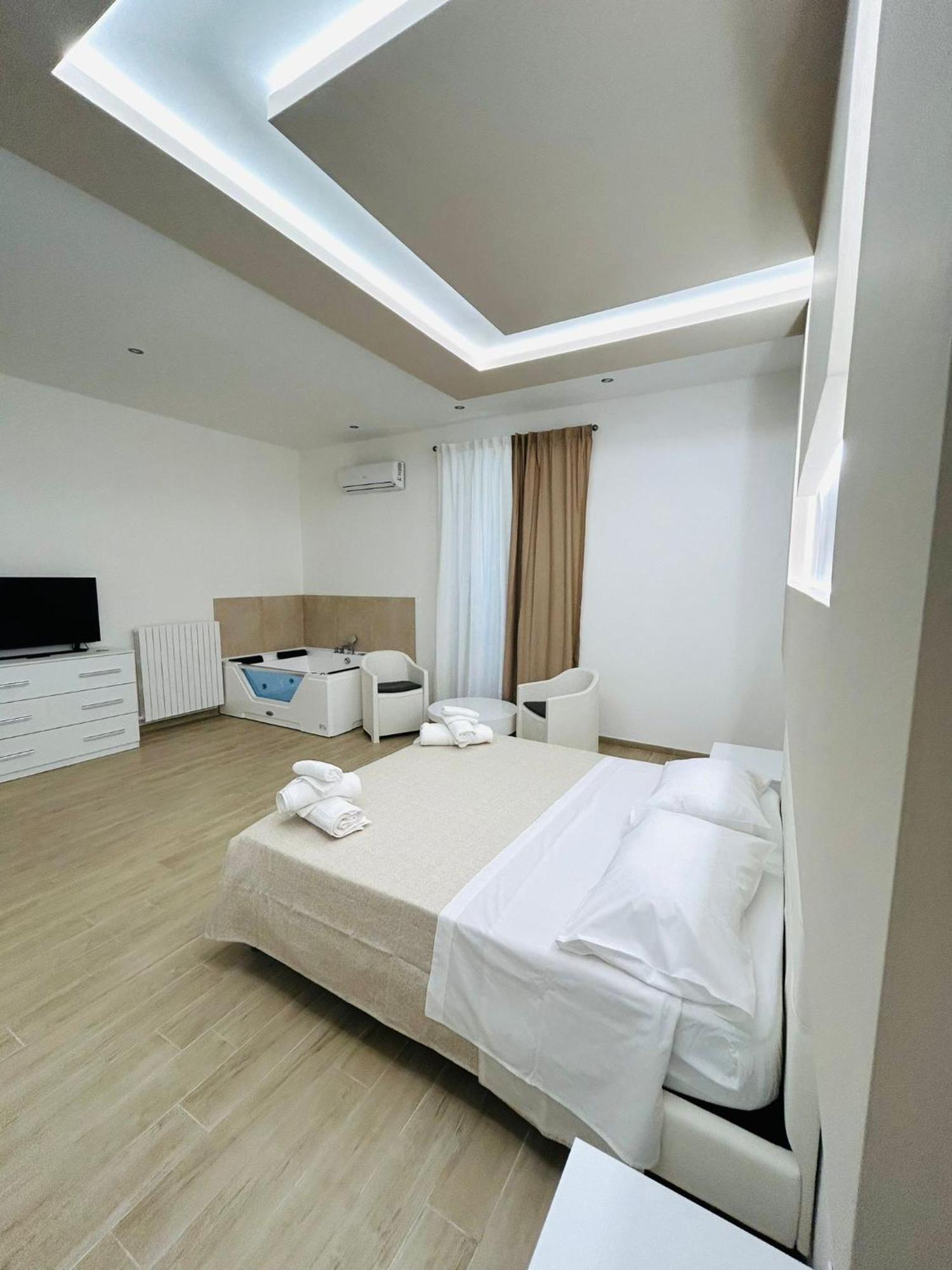 Bed E Suite Domar Brindisi Bagian luar foto