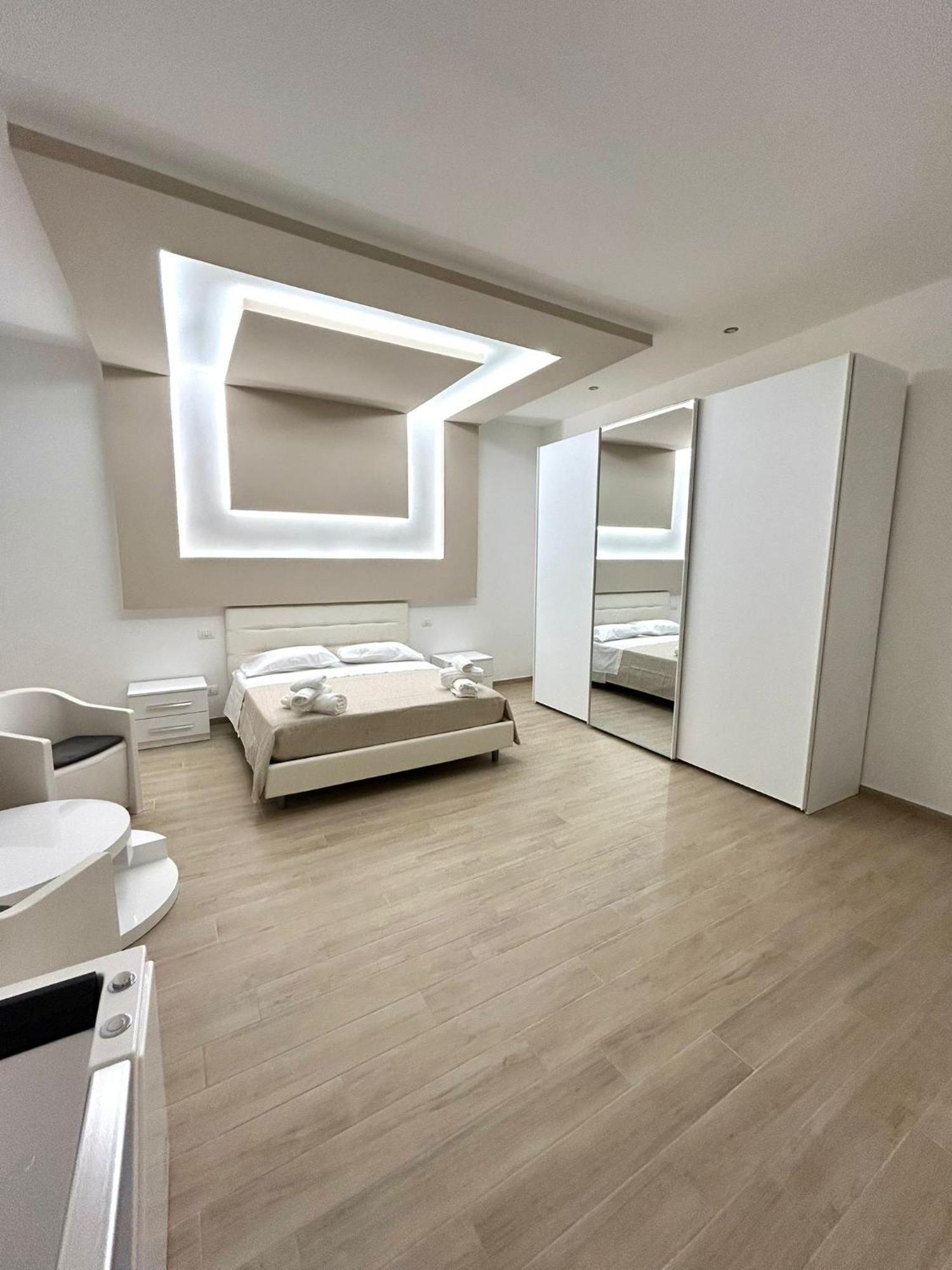 Bed E Suite Domar Brindisi Bagian luar foto