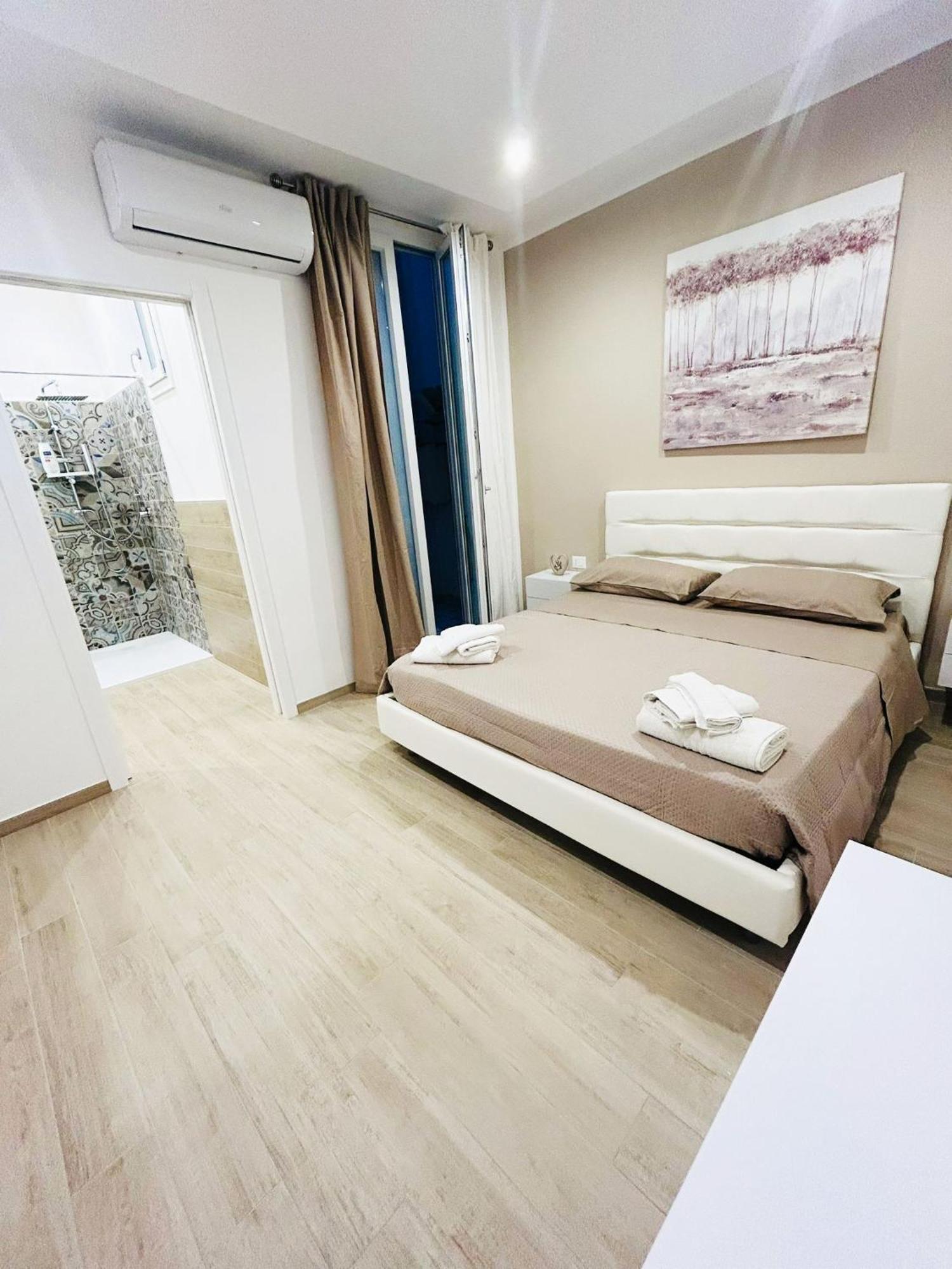 Bed E Suite Domar Brindisi Bagian luar foto